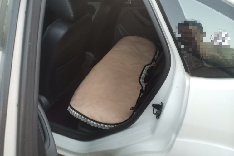 福特 福克斯 2013款 两厢经典 1.8L 手动基本型中控内饰21