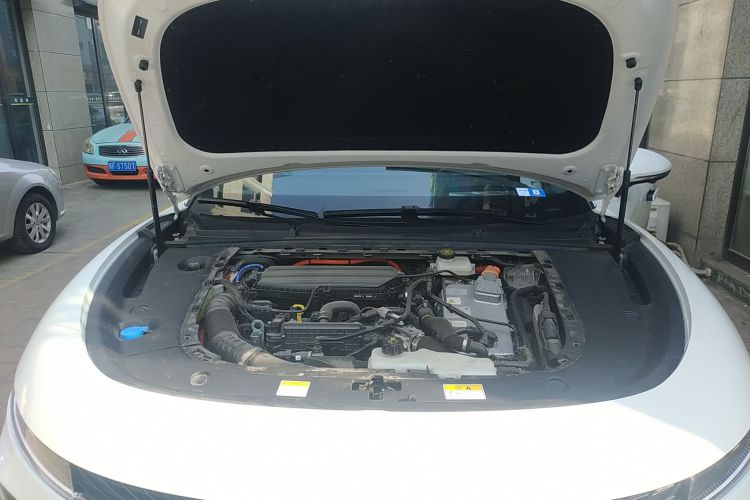 岚图汽车 岚图追光 2024款 PHEV 四驱超长续航行政版机舱底盘24