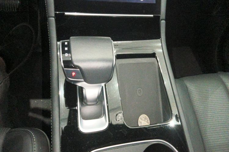 理想汽车 理想ONE 2020款 增程6座版中控内饰18