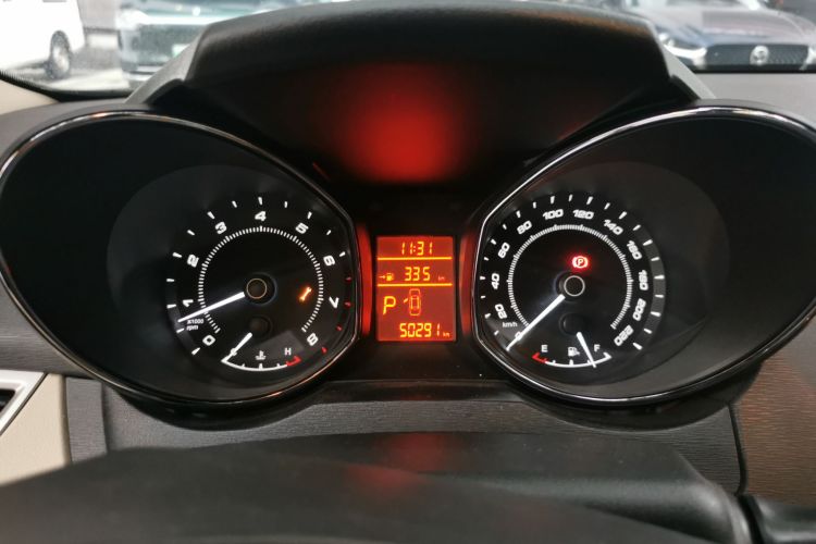 奇瑞 艾瑞泽7 2015款 1.6L CVT致领版中控内饰14