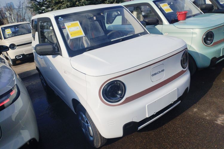 吉利银河 熊猫 2025款 210km 元气熊车身外观3