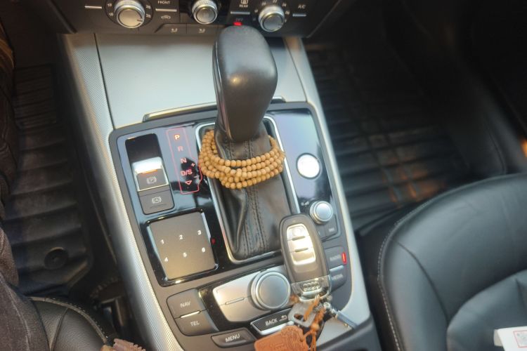 奥迪A6L 2018款 30周年年型 35 TFSI 运动型中控内饰18