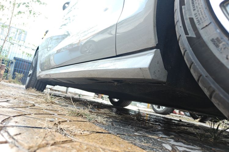 奥迪A6(进口) 2017款 Avant 40 TFSI 运动型机舱底盘29