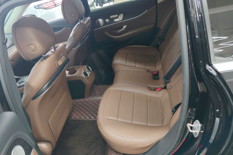 奔驰E级 2020款 改款 E 300 L 运动殊享版中控内饰21