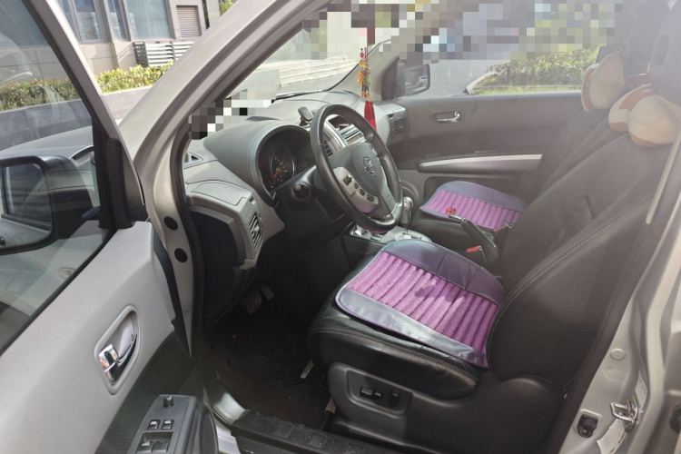 日产 奇骏 2010款 2.5L CVT豪华版 4WD中控内饰7003