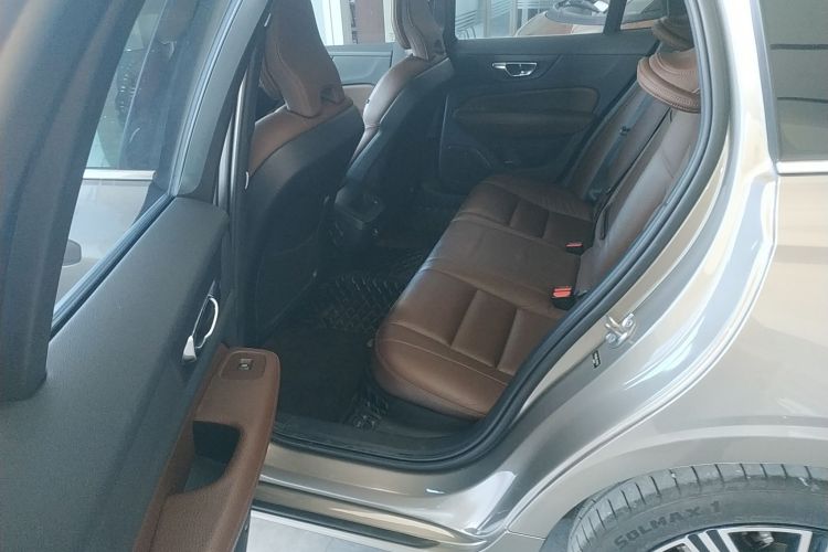 沃尔沃V60 2020款 T5 智远豪华版中控内饰7004