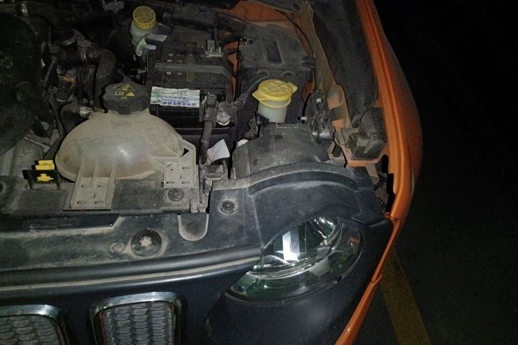 Jeep 自由侠 2018款 互联大屏版 180T 自动高能版局部细节9007