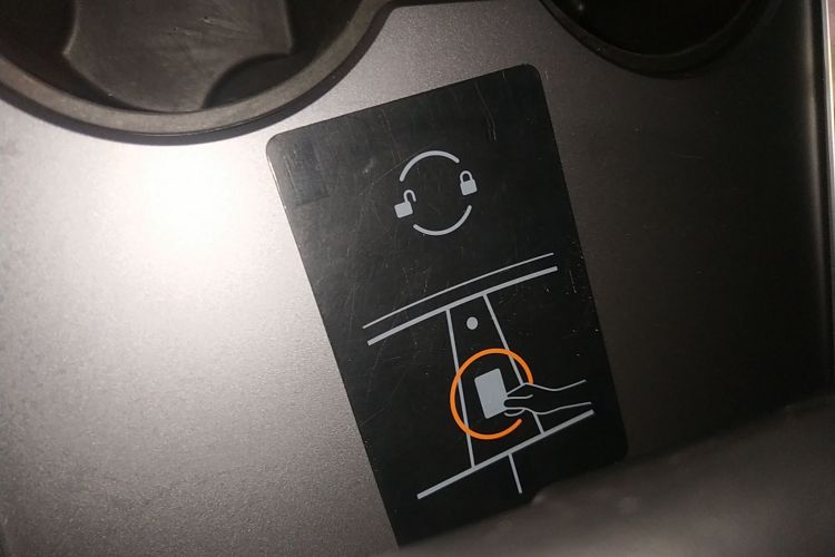 特斯拉 Model Y 2022款 后轮驱动版中控内饰11