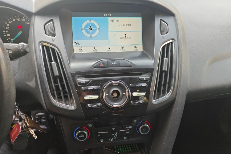 福特 福克斯 2015款 两厢 EcoBoost 125 手动超能风尚型局部细节16