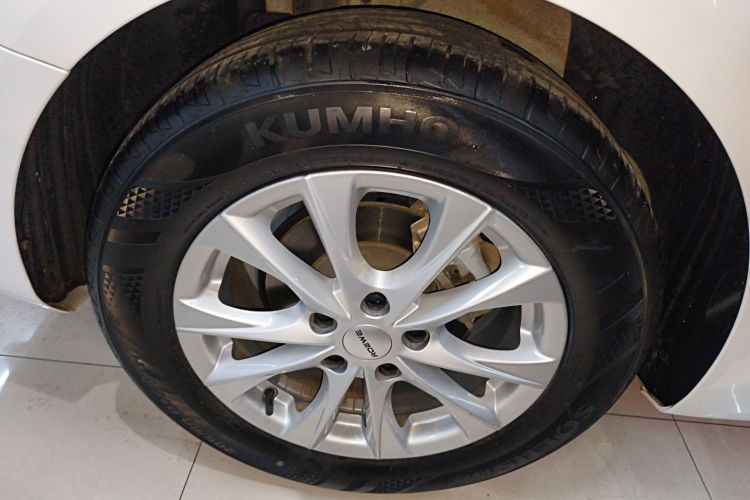 荣威i5 2023款 1.5L CVT豪华版车身外观6008