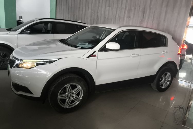 观致5 2018款 改款 1.6T 自动领先型车身外观4