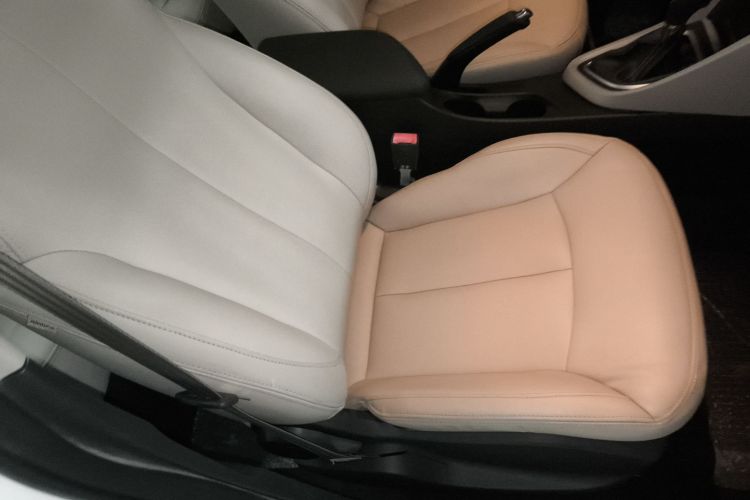 别克 英朗 2016款 15N 自动精英型局部细节41