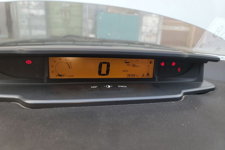 雪铁龙 世嘉 2013款 三厢 1.6L 手动品尚型中控内饰14