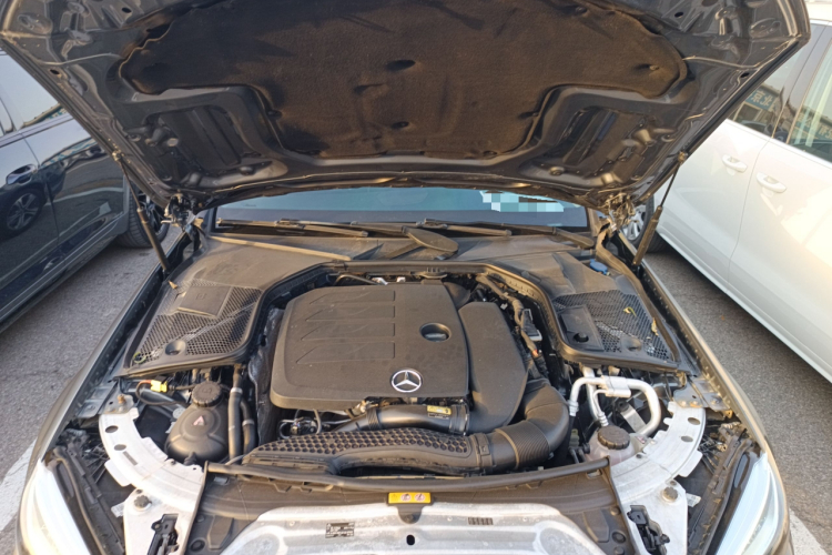 奔驰C级 2020款 C 260 L 运动版机舱底盘24