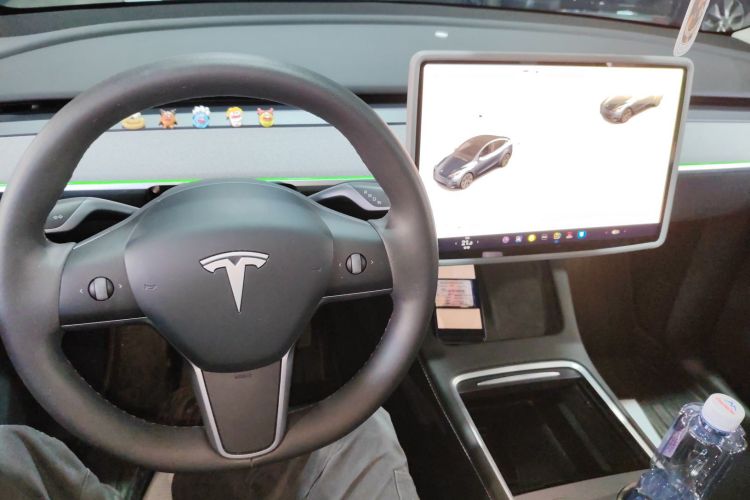 特斯拉 Model Y 2024款 后轮驱动版中控内饰7002