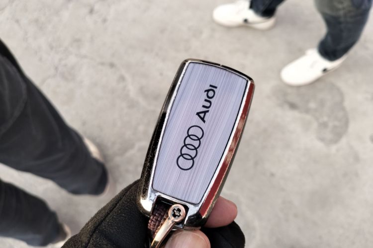 奥迪A4L 2024款 40 TFSI 豪华动感型中控内饰11