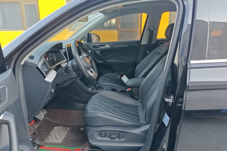 大众 途观L 2023款 改款 330TSI 自动两驱R-Line越享版中控内饰20