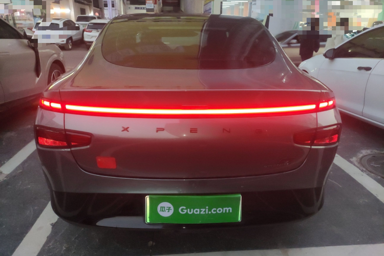 小鹏P7 2023款 P7i 702 Max车身外观6