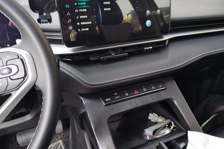 哈弗H6 2021款 第三代 1.5T 自动两驱Supreme+中控内饰16