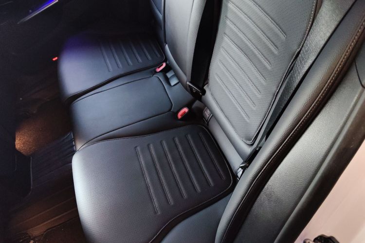 奔驰C级 2022款 C 200 L 运动版中控内饰21