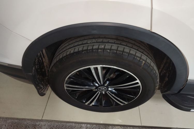 大众 途观L 2021款 330TSI 自动两驱智享版车身外观6008