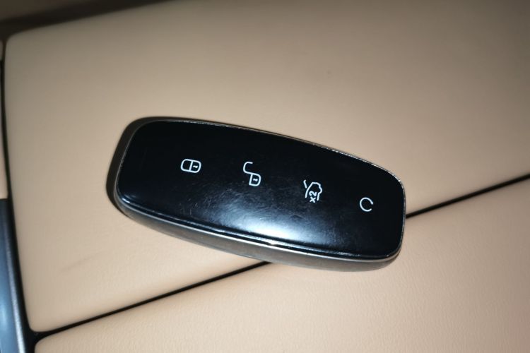 腾势D9 2024款 DM-i 980 四驱尊荣型中控内饰11