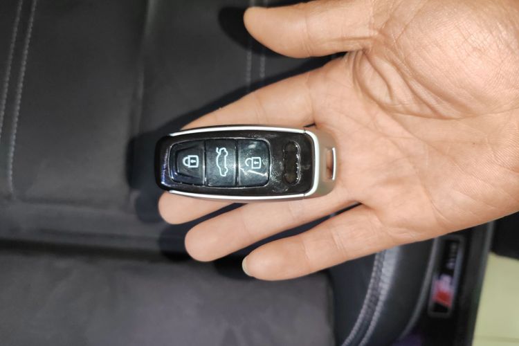 奥迪Q4 e-tron 2022款 40 e-tron 创境版中控内饰7001