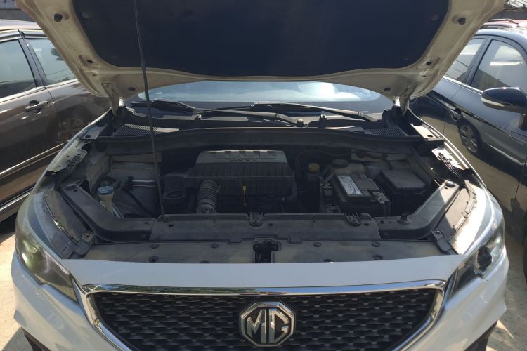 名爵ZS 2017款 1.5L 自动精英版机舱底盘24