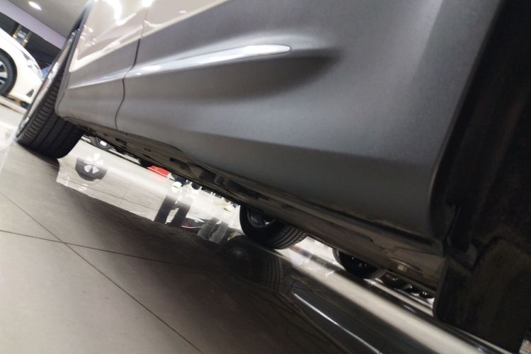 奔驰GLB 2023款 GLB 220 动感型局部细节9002