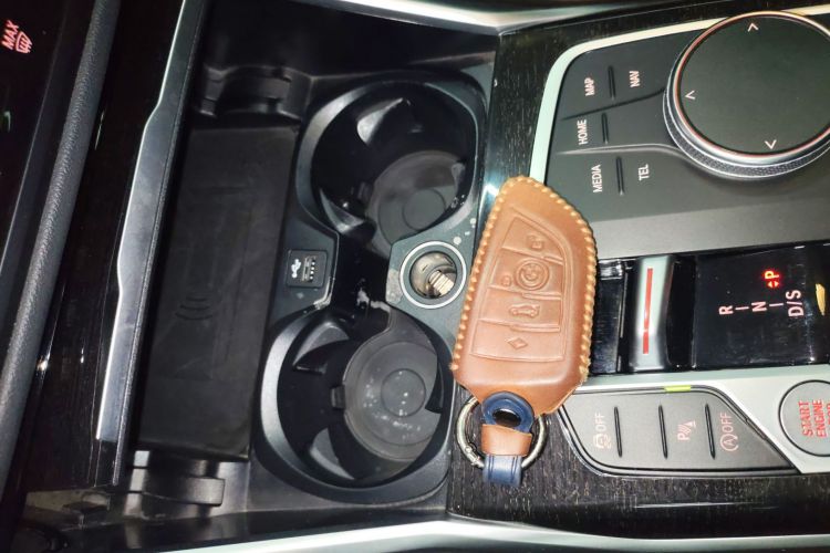 宝马3系 2023款 325Li M运动套装中控内饰11