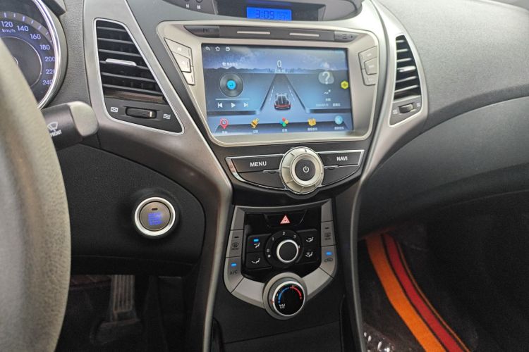 现代 朗动 2015款 1.6L 自动领先型局部细节16