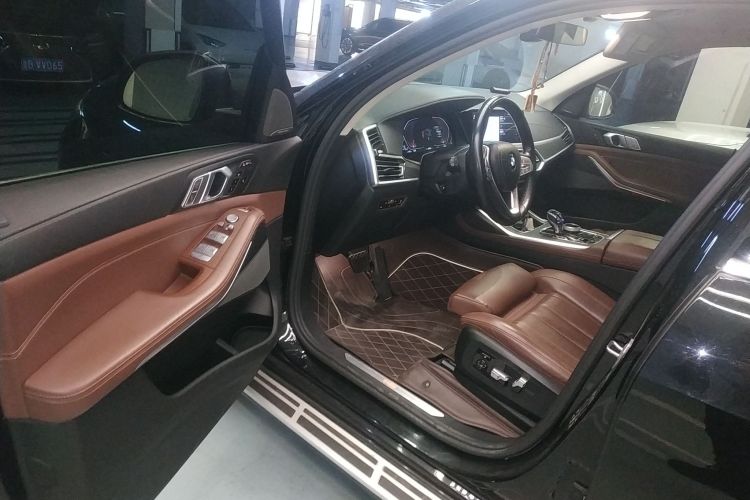 宝马X7 2021款 xDrive40i 领先型豪华套装中控内饰20