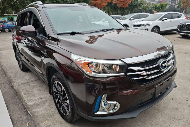 广汽传祺 传祺GS4 2015款 200T 手动豪华版车身外观3