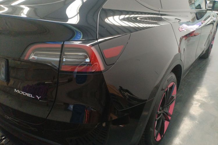 特斯拉 Model Y 2022款 改款 后轮驱动版车身外观9