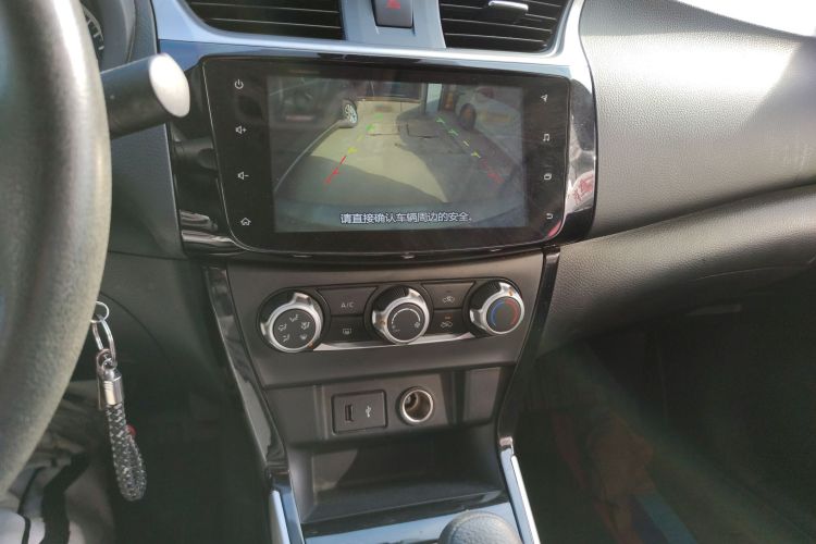 日产 轩逸 2021款 经典 1.6XL CVT豪华版中控内饰16