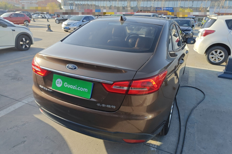 福特 福睿斯 2019款 改款 1.5L 手动质享型（胎压监测） 国VI车身外观6005