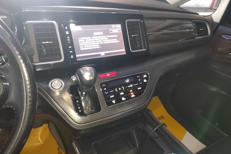 本田 艾力绅 2016款 2.4L 豪华版中控内饰16