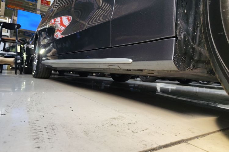 奔驰C级 2020款 C 260 L 运动版局部细节9001