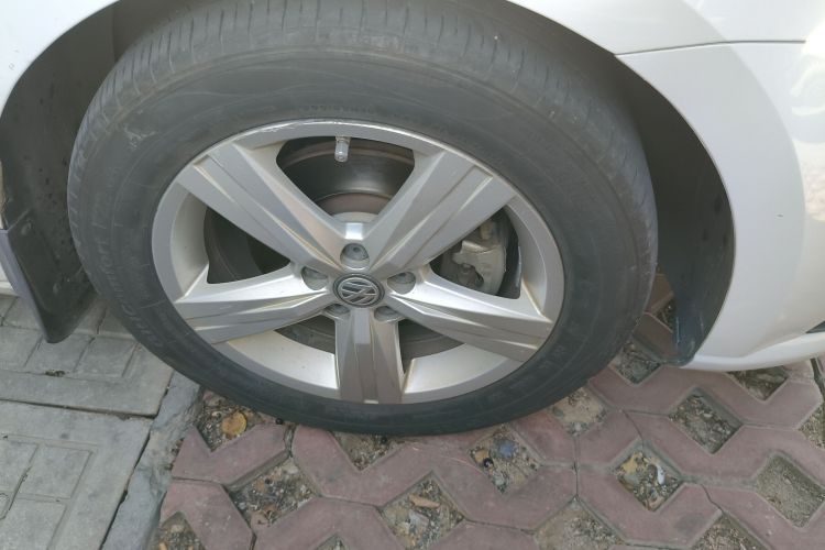 大众 朗逸 2017款 1.6L 自动风尚版车身外观10