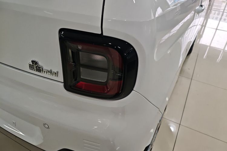 吉利银河 2024款 熊猫mini 200km 耐力熊车身外观9