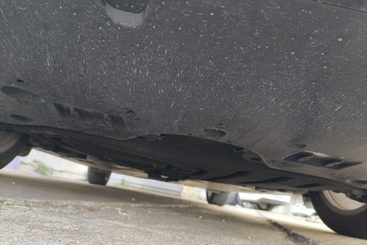 丰田 凯美瑞 2024款 双擎 2.0HGVP 豪华版局部细节9008