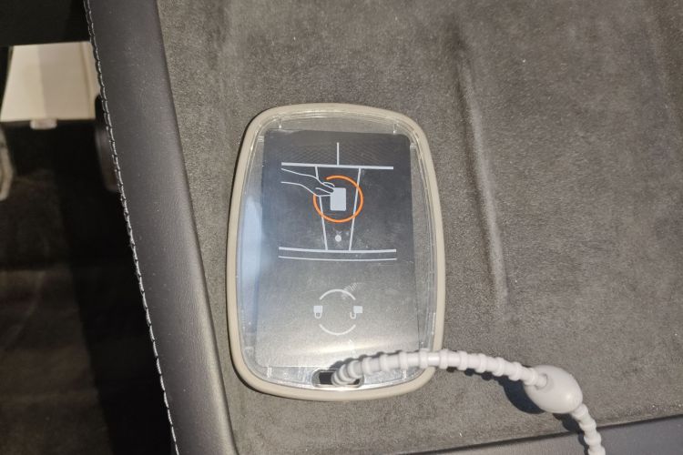 特斯拉 Model 3 2023款 长续航全轮驱动版中控内饰11