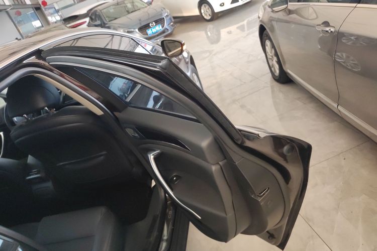 雪铁龙C5 2014款 2.0L 自动尊享型中控内饰7006