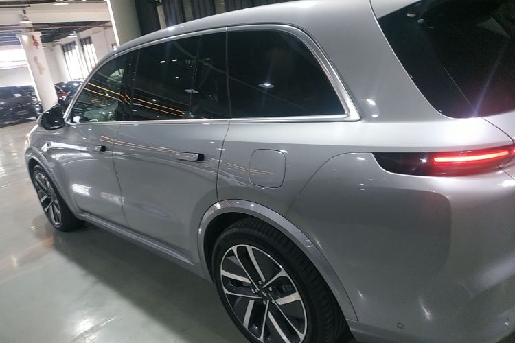 理想汽车 理想L8 2024款 Ultra车身外观6003