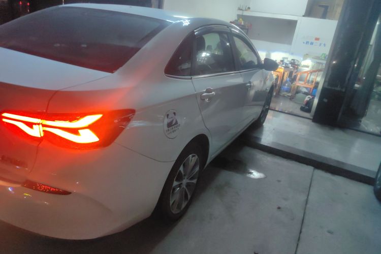 雪佛兰 科鲁泽 2022款 320 自动悦享天窗版车身外观6006