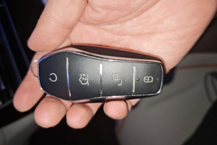 比亚迪 秦PLUS 2024款 荣耀版 EV 510KM领先型中控内饰11