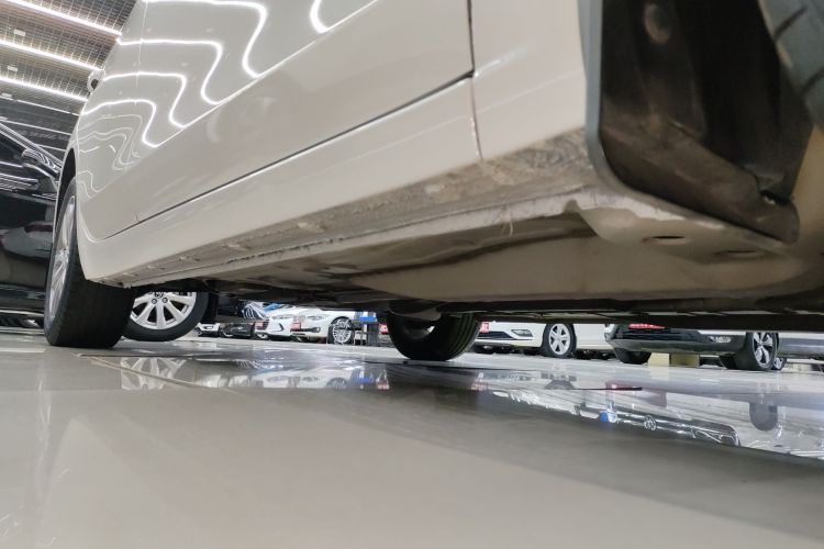 别克 英朗 2019款 18T 自动互联精英型 国VI机舱底盘29