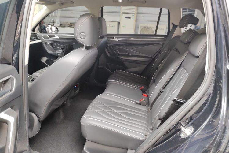 大众 途观L 2023款 改款 330TSI 自动两驱智享版中控内饰7004