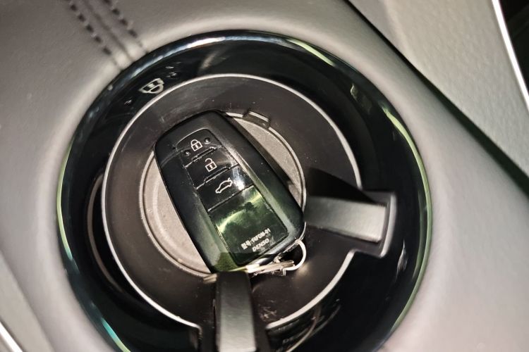 丰田 亚洲龙 2019款 2.0L 豪华版 国VI中控内饰11