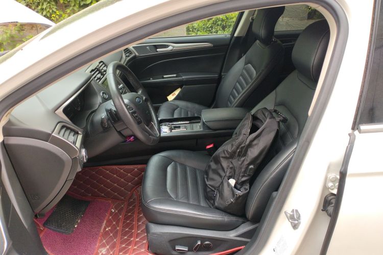 福特 蒙迪欧 2017款 EcoBoost 180 时尚型中控内饰19